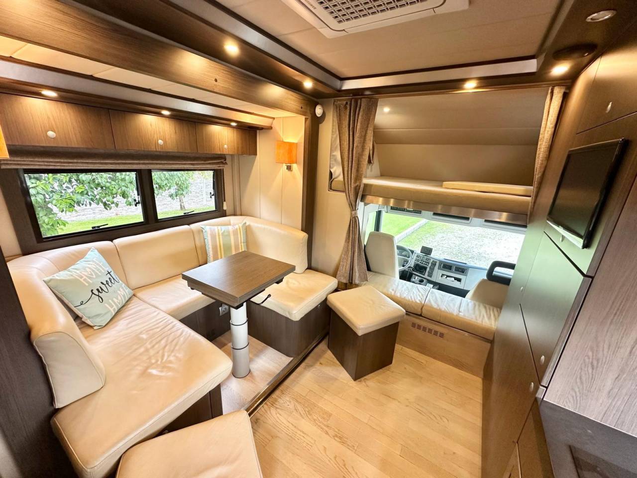 Zware paardenvrachtwagen (groot rijbewijs) Volvo pop out 2011 Tweedehands