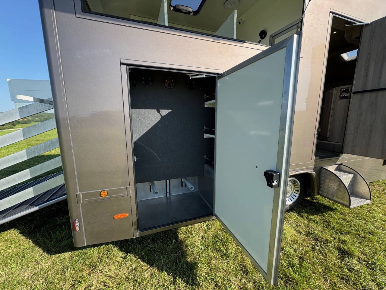 Zware paardenvrachtwagen (groot rijbewijs) Iveco IVECO 0 Tweedehands