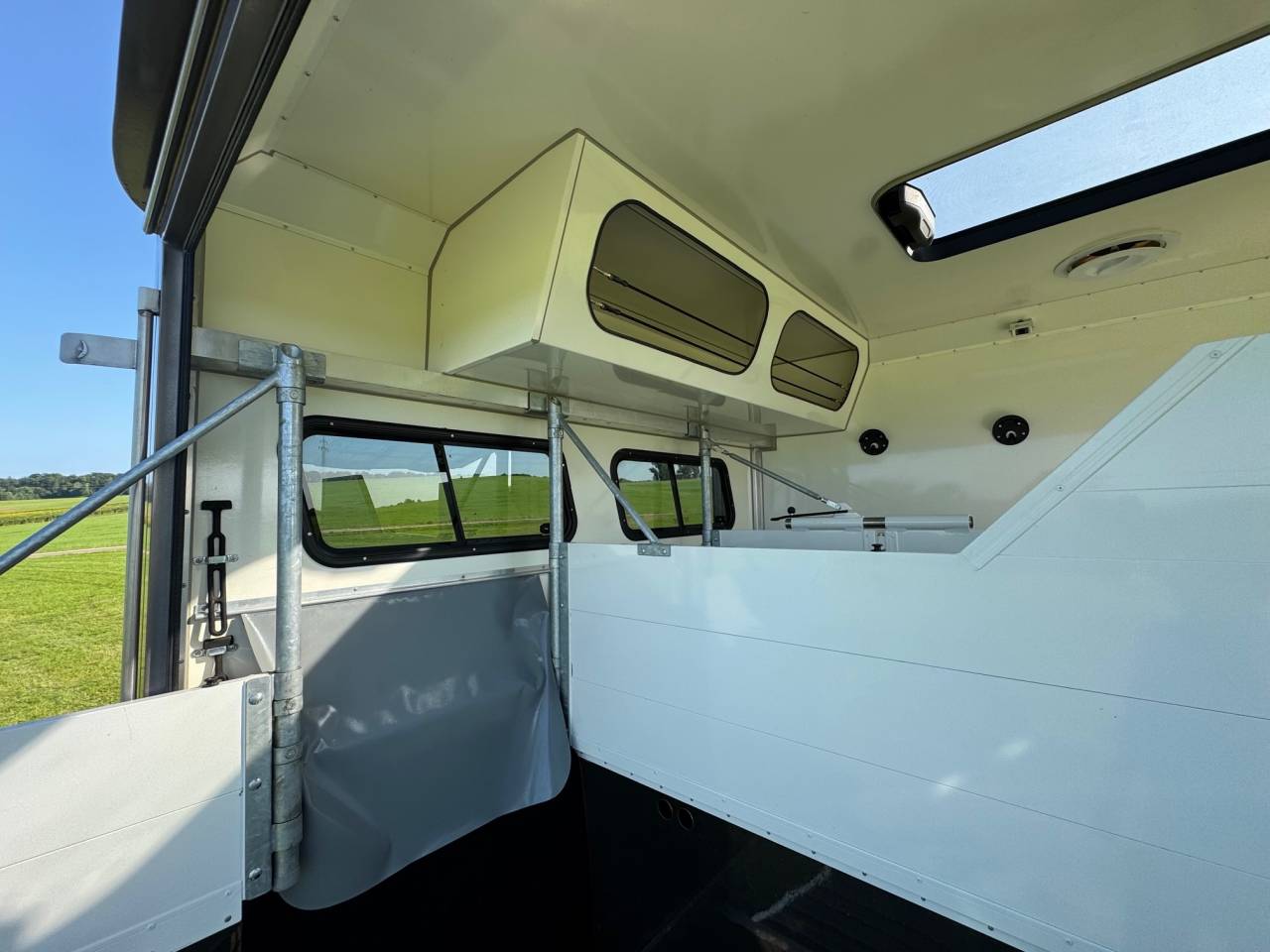 Zware paardenvrachtwagen (groot rijbewijs) Iveco IVECO 0 Tweedehands