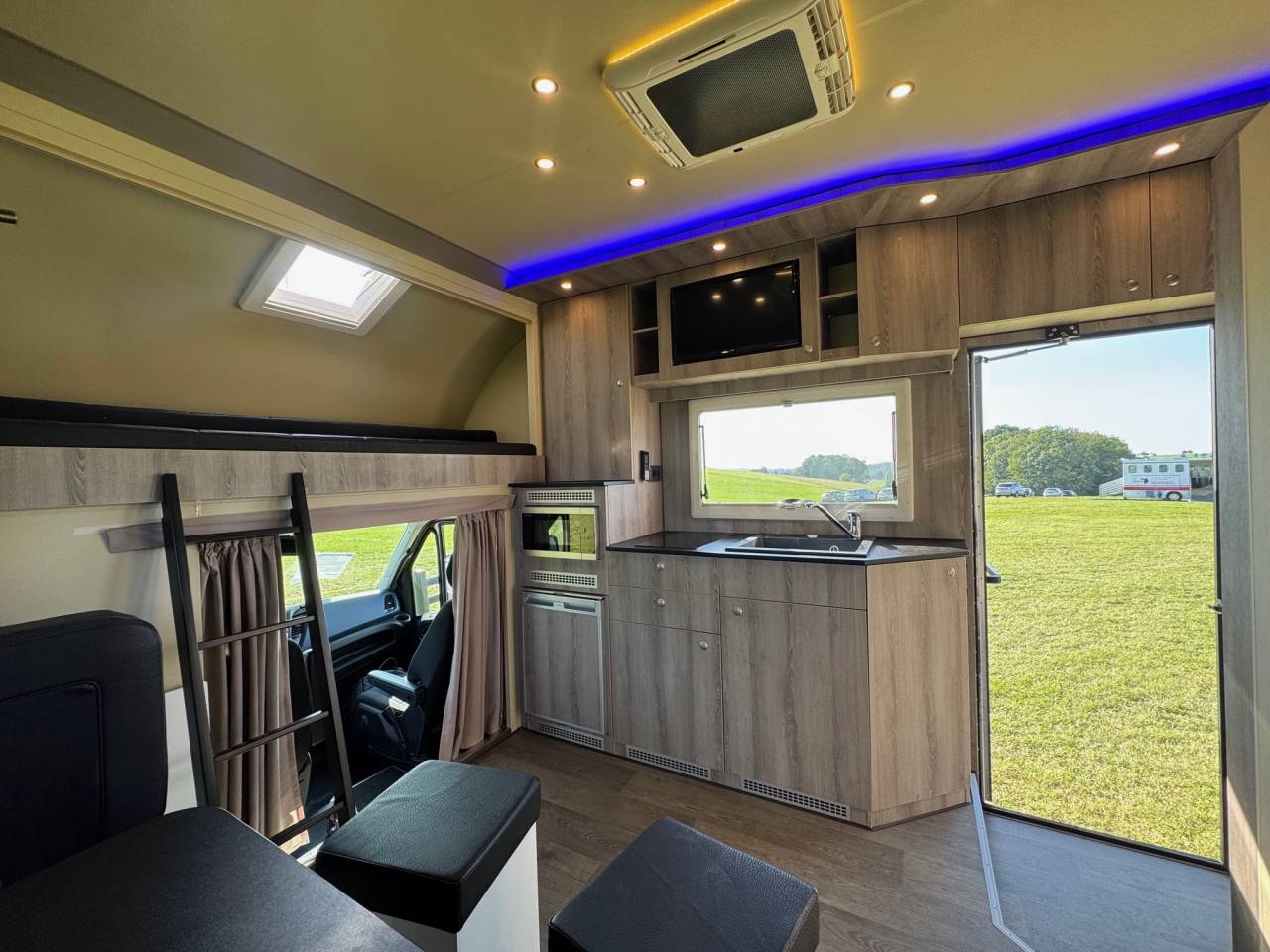 Zware paardenvrachtwagen (groot rijbewijs) Iveco IVECO 0 Tweedehands