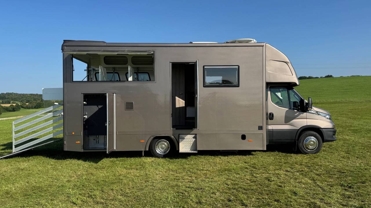 Zware paardenvrachtwagen (groot rijbewijs) Iveco IVECO 0 Tweedehands