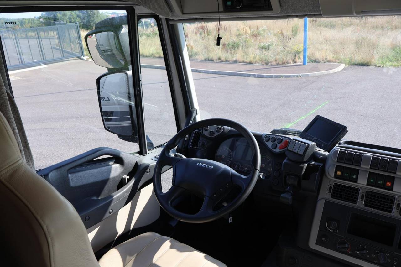 Zware paardenvrachtwagen (groot rijbewijs) STX IVECO 26.360 2011 Tweedehands