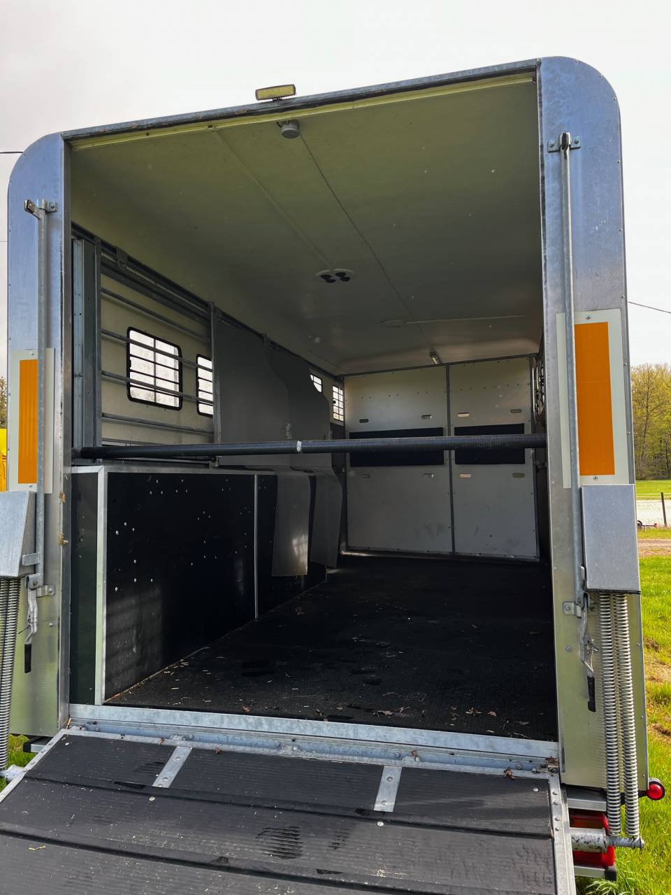 Kleine paardenvrachtwagen (B rijbewijs) Iveco IVECO 35C18 / Semi Remorque VOW 2010 Tweedehands