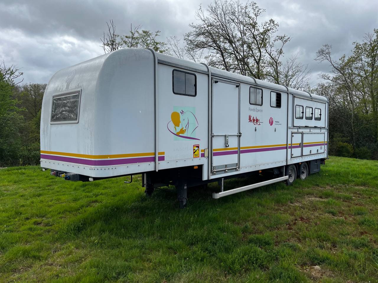 Kleine paardenvrachtwagen (B rijbewijs) Iveco IVECO 35C18 / Semi Remorque VOW 2010 Tweedehands