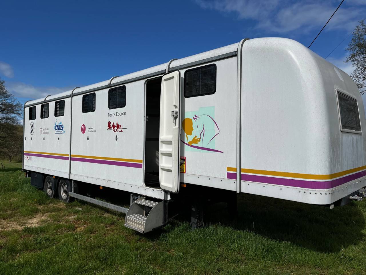 Kleine paardenvrachtwagen (B rijbewijs) Iveco IVECO 35C18 / Semi Remorque VOW 2010 Tweedehands