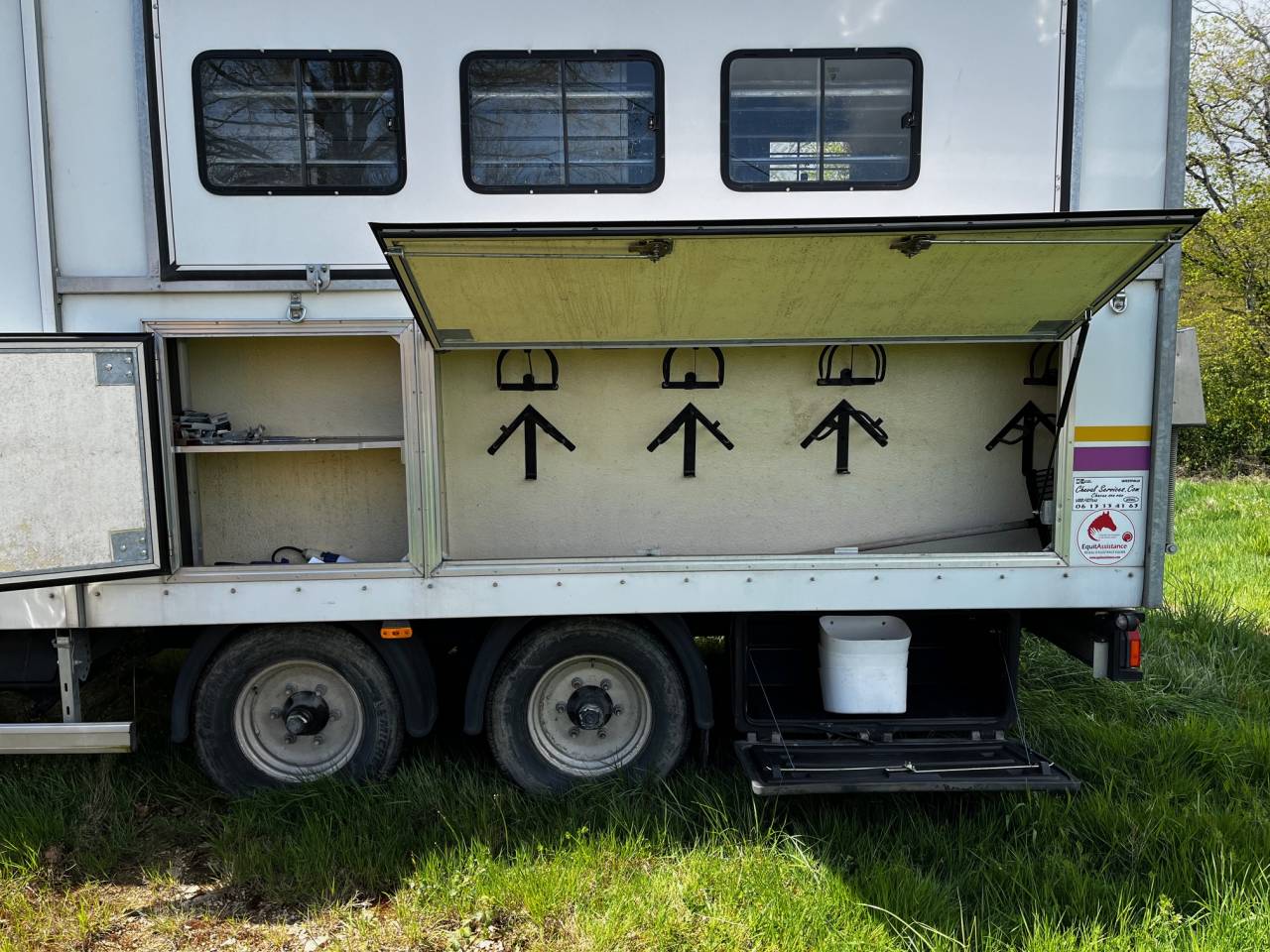 Kleine paardenvrachtwagen (B rijbewijs) Iveco IVECO 35C18 / Semi Remorque VOW 2010 Tweedehands