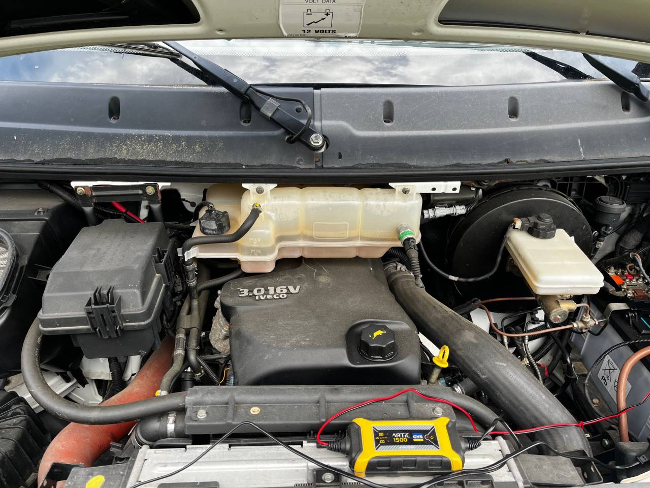 Kleine paardenvrachtwagen (B rijbewijs) Iveco IVECO 35C18 / Semi Remorque VOW 2010 Tweedehands