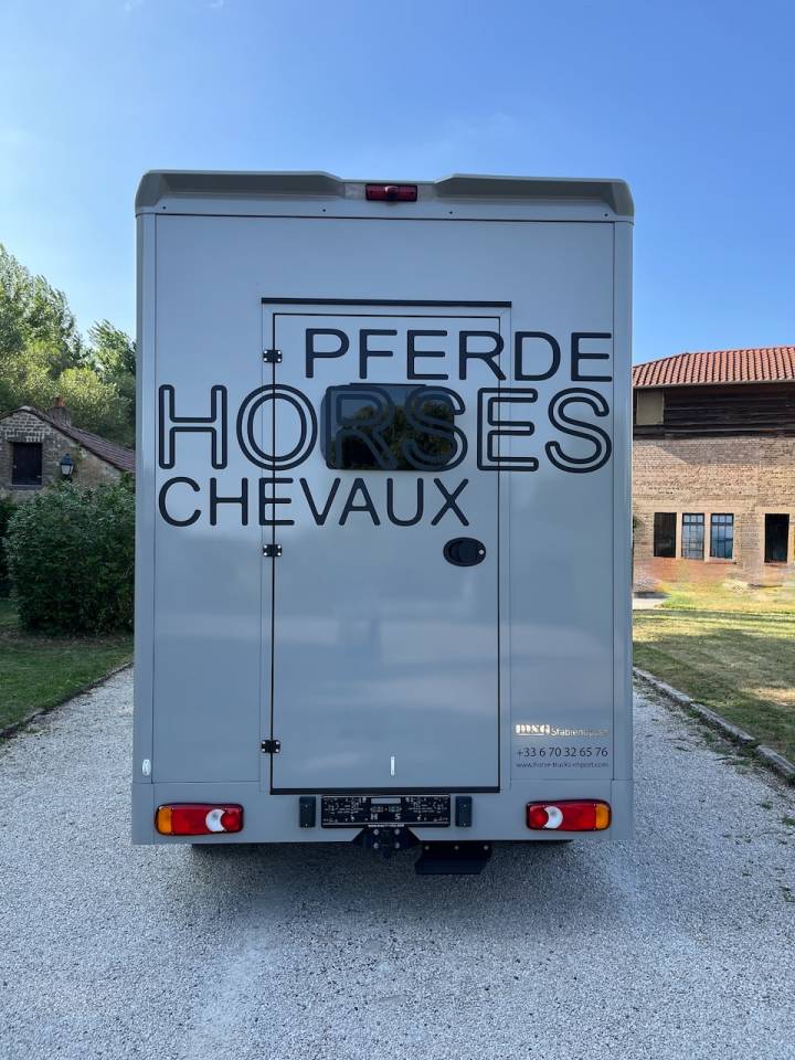 Kleine paardenvrachtwagen (B rijbewijs) Autre marque PEUGEOT 0 Nieuw