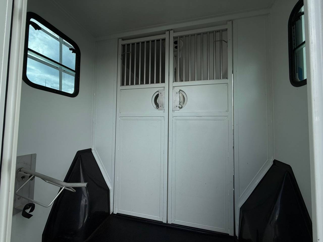 Kleine paardenvrachtwagen (B rijbewijs) Theault PEUGEOT BOXER 150CH STALLE 2015 Tweedehands