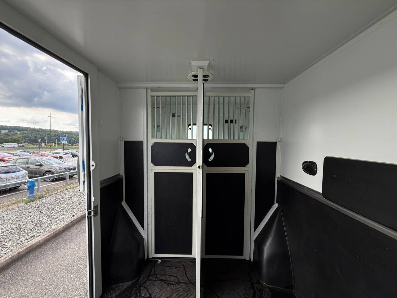 Kleine paardenvrachtwagen (B rijbewijs) Theault PEUGEOT BOXER 150CH STALLE 2015 Tweedehands