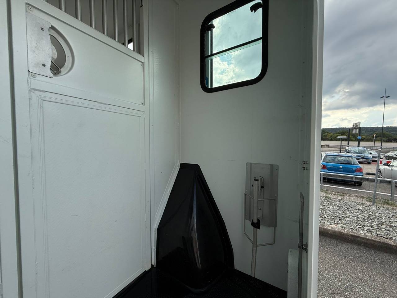 Kleine paardenvrachtwagen (B rijbewijs) Theault PEUGEOT BOXER 150CH STALLE 2015 Tweedehands