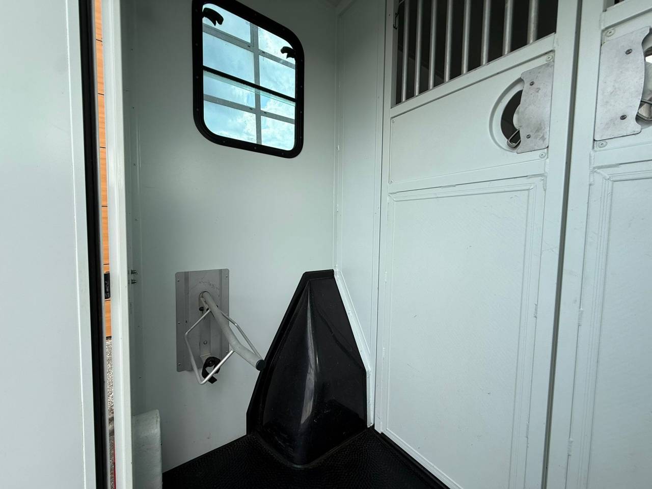 Kleine paardenvrachtwagen (B rijbewijs) Theault PEUGEOT BOXER 150CH STALLE 2015 Tweedehands