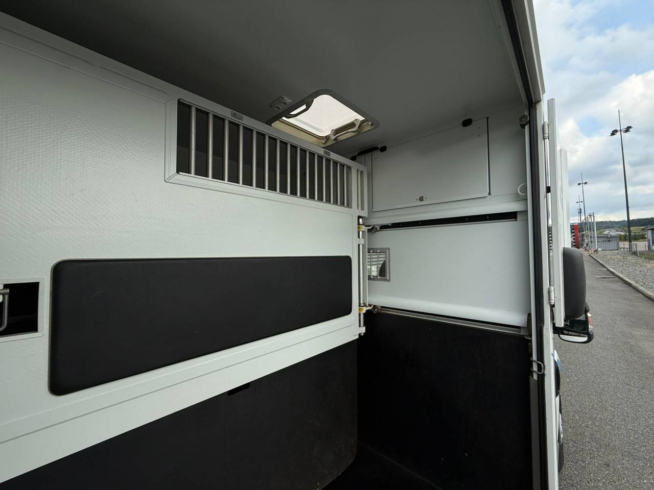 Kleine paardenvrachtwagen (B rijbewijs) Theault PEUGEOT BOXER 150CH STALLE 2015 Tweedehands