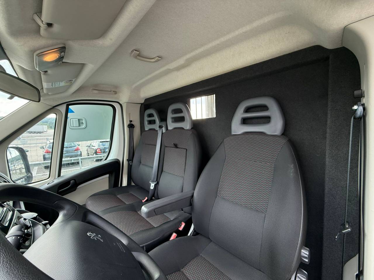 Kleine paardenvrachtwagen (B rijbewijs) Theault PEUGEOT BOXER 150CH STALLE 2015 Tweedehands