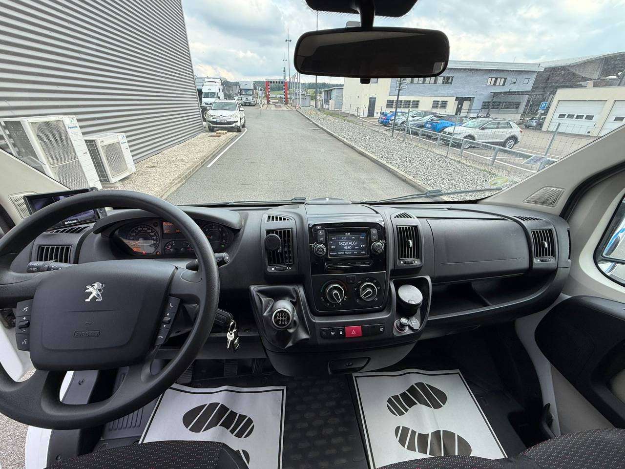 Kleine paardenvrachtwagen (B rijbewijs) Theault PEUGEOT BOXER 150CH STALLE 2015 Tweedehands