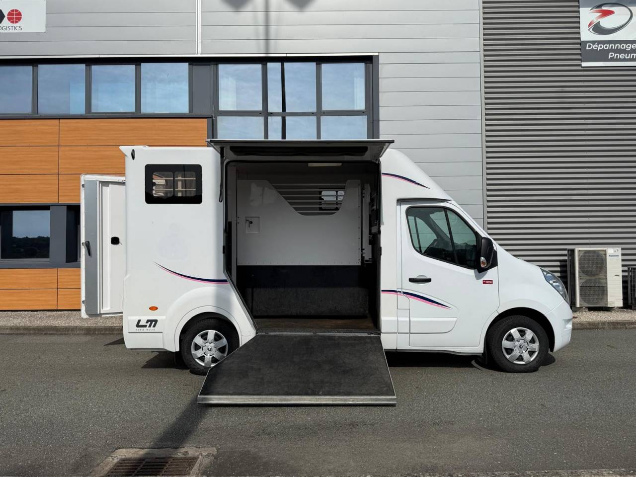 Kleine paardenvrachtwagen (B rijbewijs) Barbot POLYVAN D3C 2019 Tweedehands