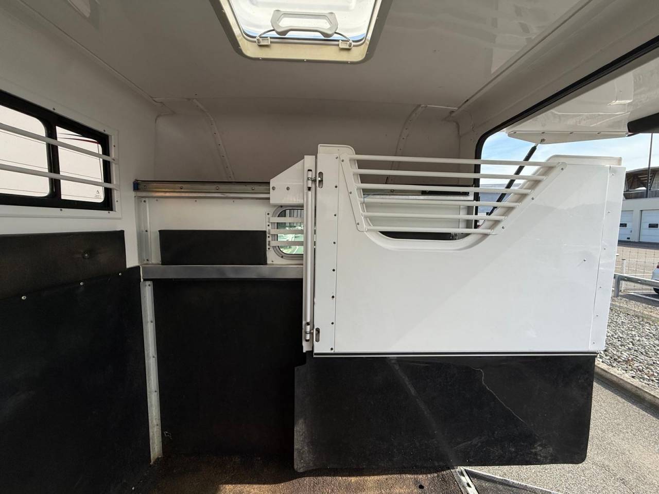 Kleine paardenvrachtwagen (B rijbewijs) Barbot POLYVAN D3C 2019 Tweedehands