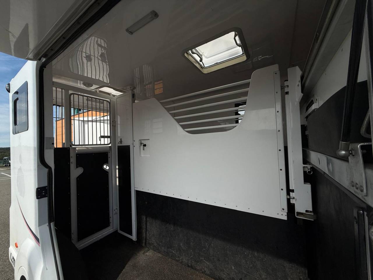 Kleine paardenvrachtwagen (B rijbewijs) Barbot POLYVAN D3C 2019 Tweedehands