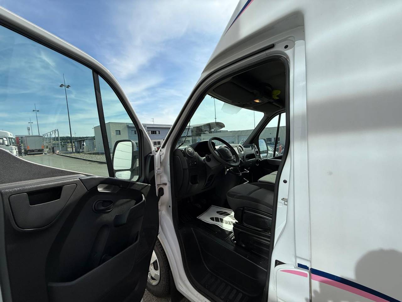 Kleine paardenvrachtwagen (B rijbewijs) Barbot POLYVAN D3C 2019 Tweedehands