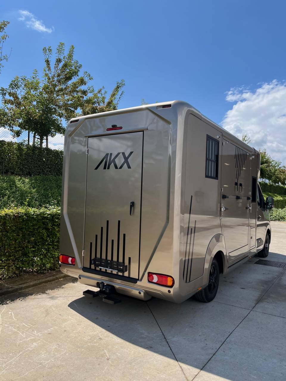 Kleine paardenvrachtwagen (B rijbewijs) AKX Master 2025 2025 Nieuw