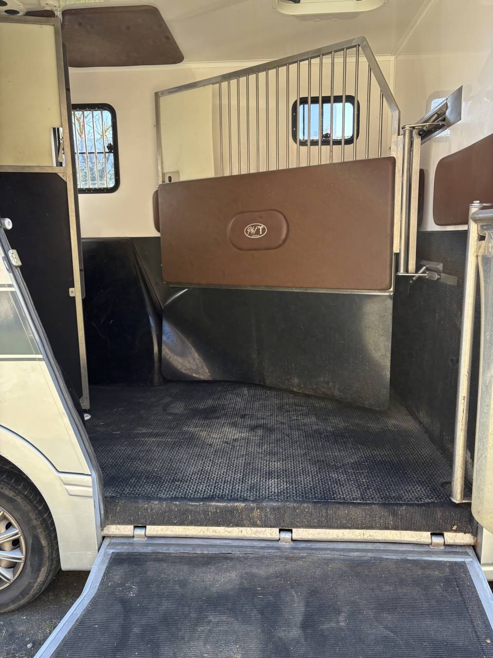 Kleine paardenvrachtwagen (B rijbewijs) Renault Master 3 2021 Tweedehands