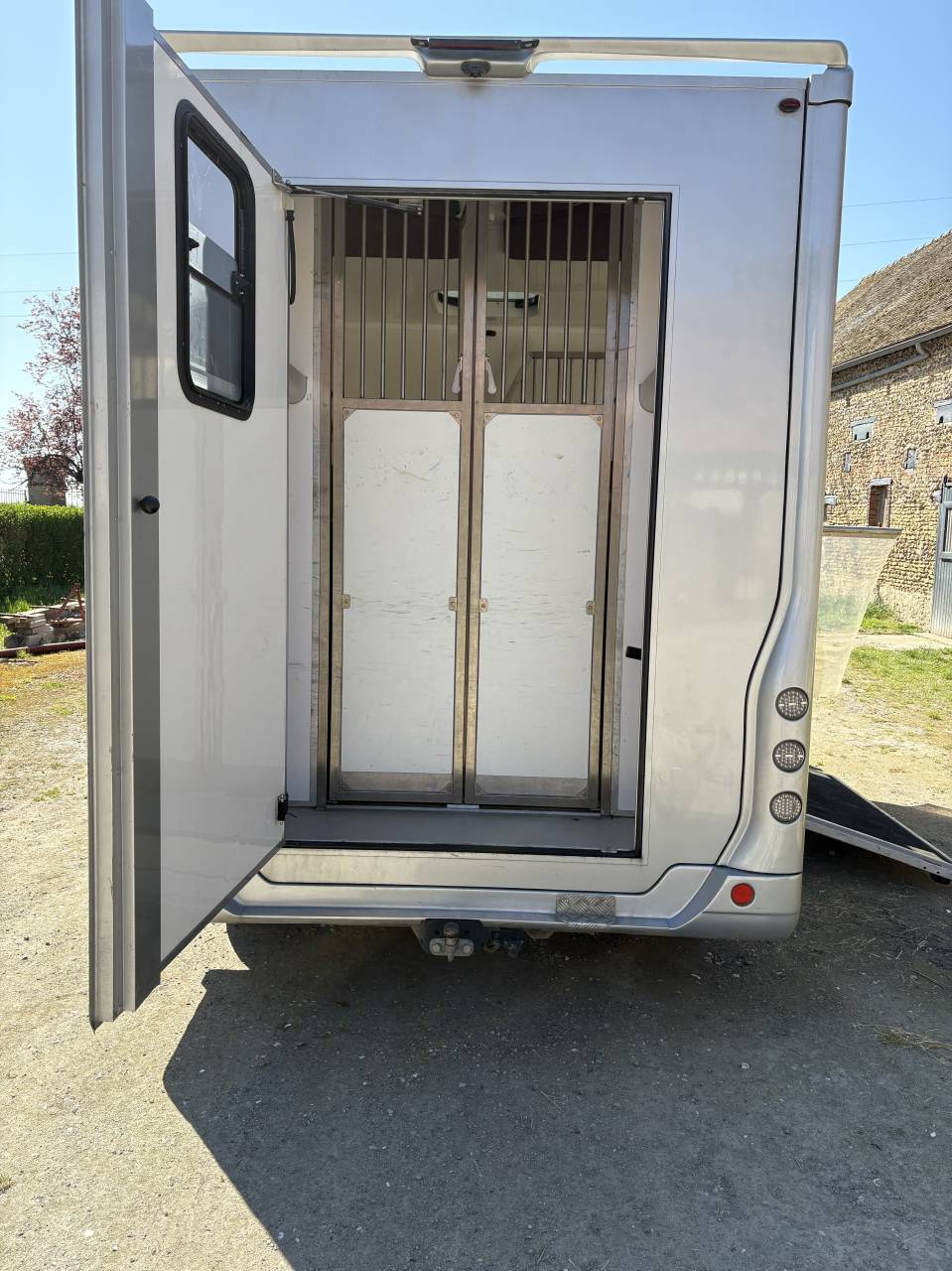 Kleine paardenvrachtwagen (B rijbewijs) Renault Master 3 2021 Tweedehands