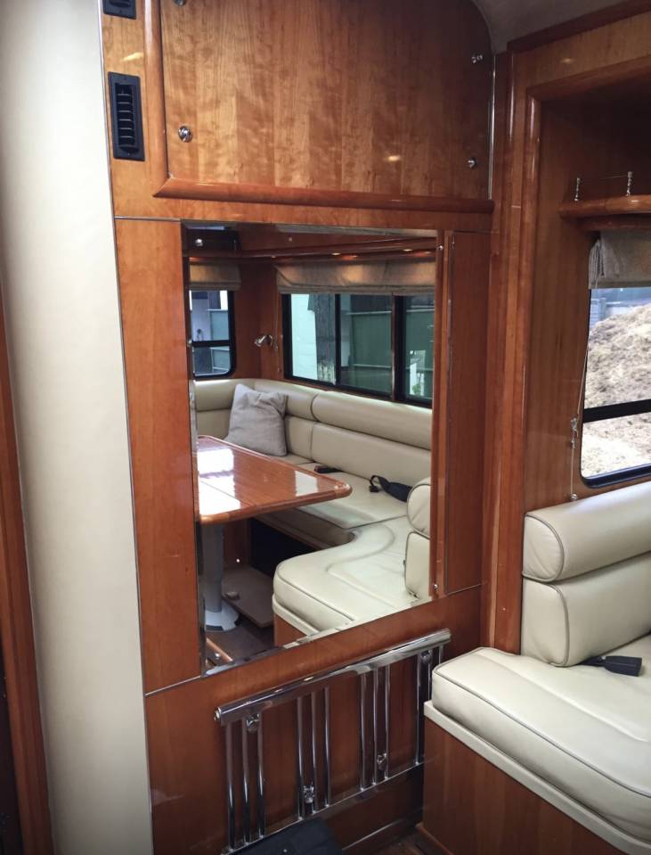 Kleine paardenvrachtwagen (B rijbewijs) Oakley Scania 340 2006 Tweedehands