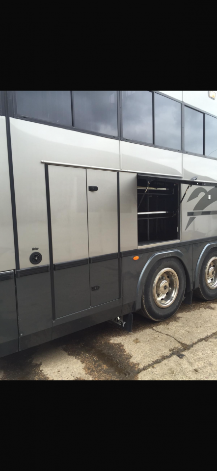 Kleine paardenvrachtwagen (B rijbewijs) Oakley Scania 340 2006 Tweedehands