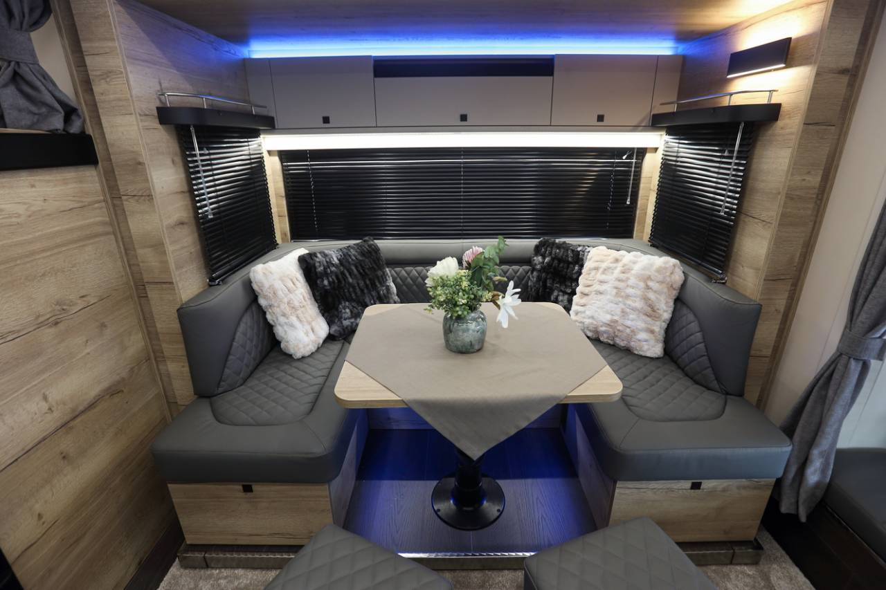 Zware paardenvrachtwagen (groot rijbewijs) Scania SCANIA 320 INterhorse 2025 Nieuw