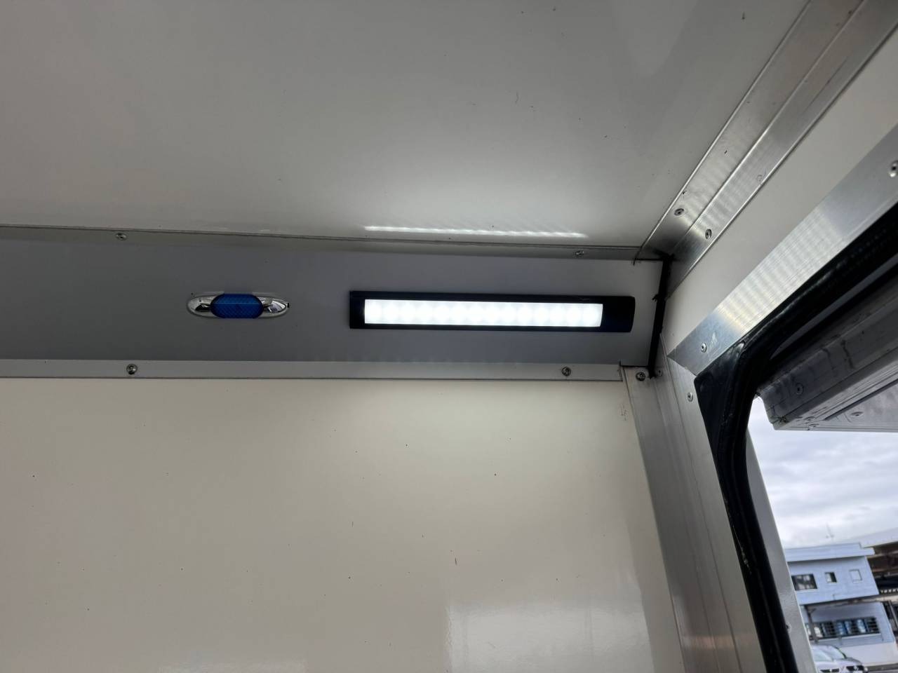 Kleine paardenvrachtwagen (B rijbewijs) Cavalcar CAVALCAR 5 PLACES 2020 Tweedehands