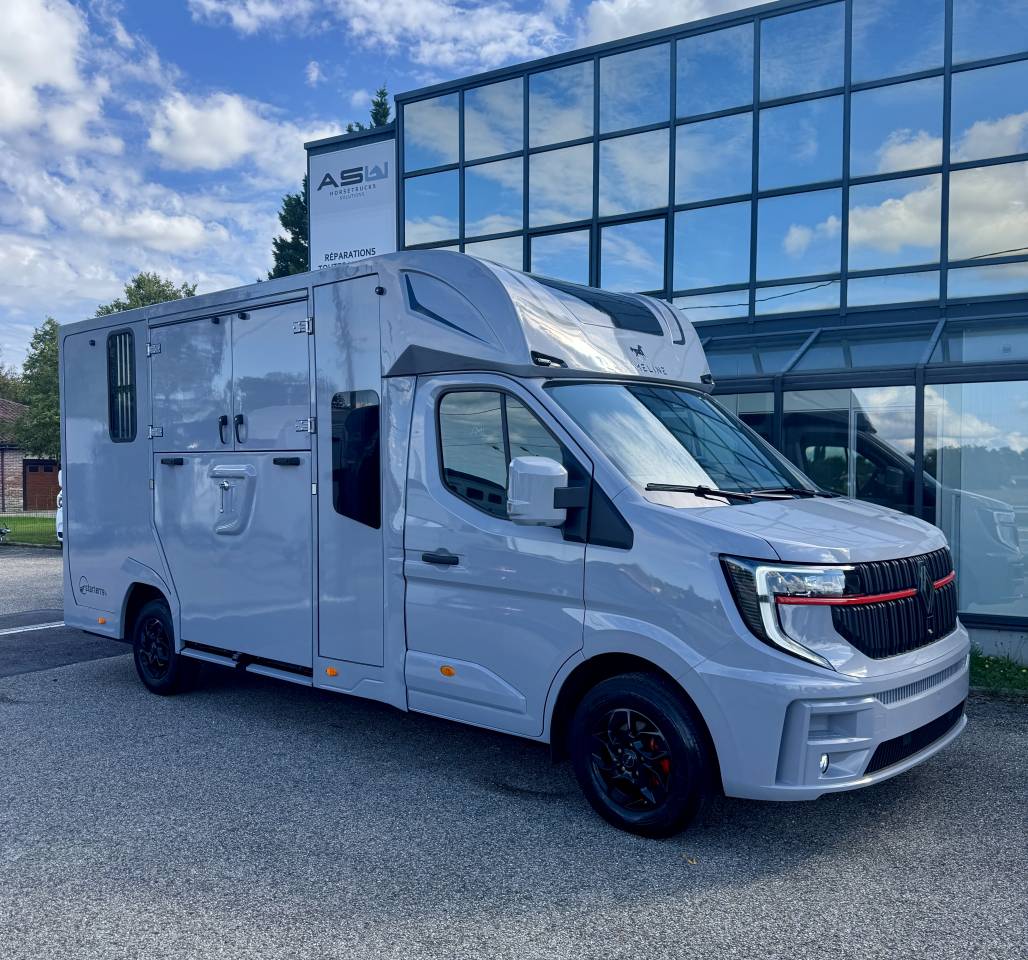 Kleine paardenvrachtwagen (B rijbewijs) Ameline RENAULT MASTER  2025 Nieuw