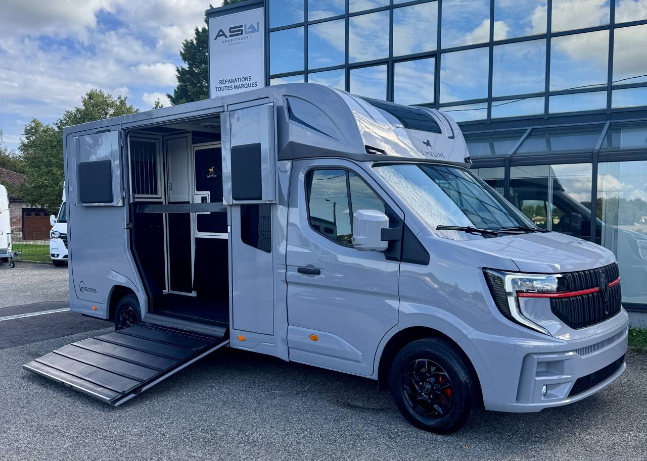 Kleine paardenvrachtwagen (B rijbewijs) Ameline RENAULT MASTER  2025 Nieuw