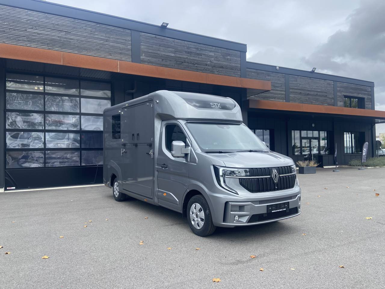 Kleine paardenvrachtwagen (B rijbewijs) STX  2025 Nieuw