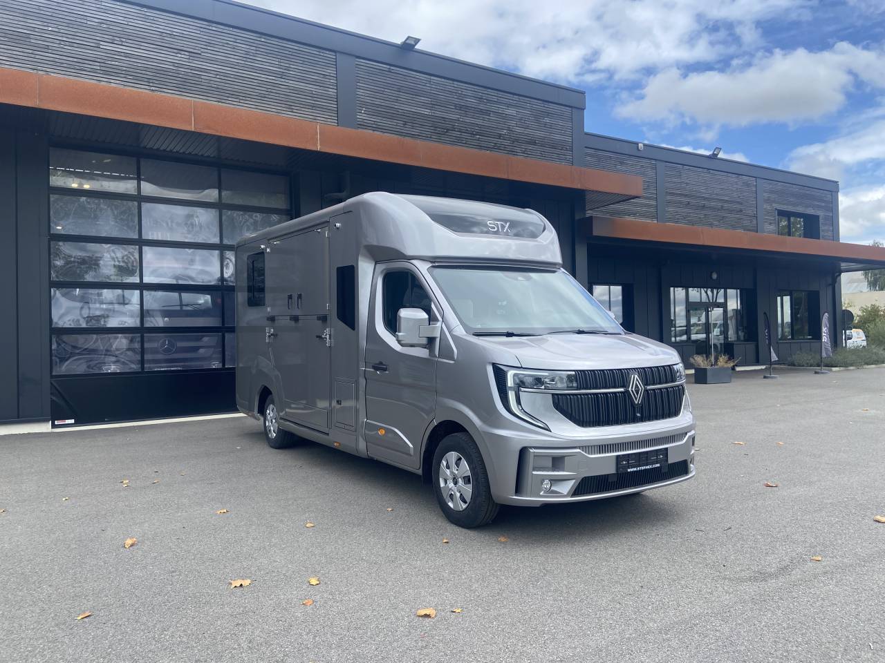 Kleine paardenvrachtwagen (B rijbewijs) STX  2025 Nieuw