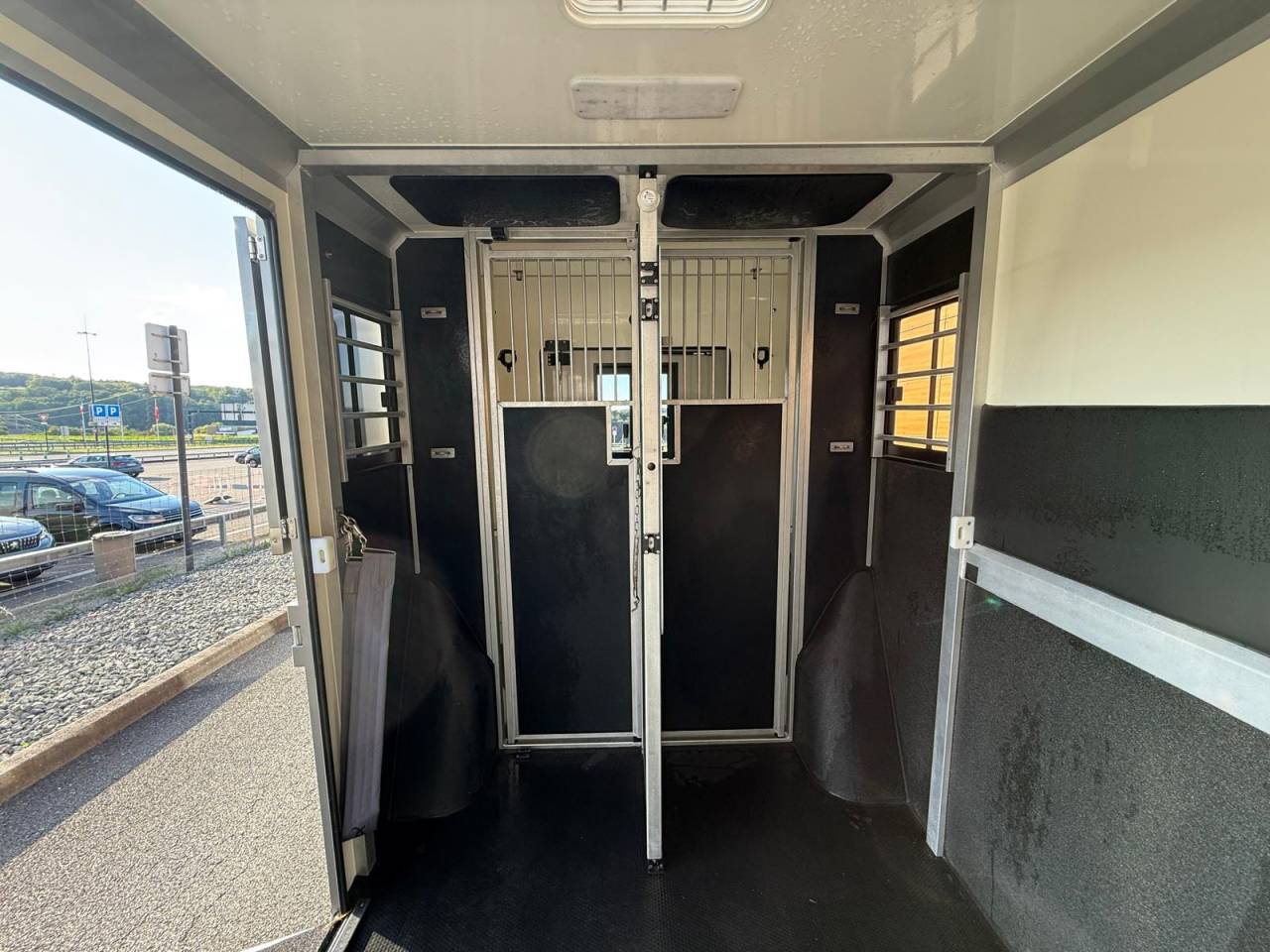 Kleine paardenvrachtwagen (B rijbewijs) STX STX 2021 Tweedehands