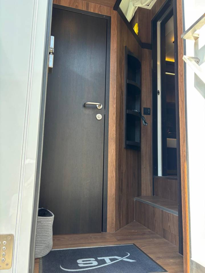 Zware paardenvrachtwagen (groot rijbewijs) Volvo Volvo FH13 540 2023 Tweedehands