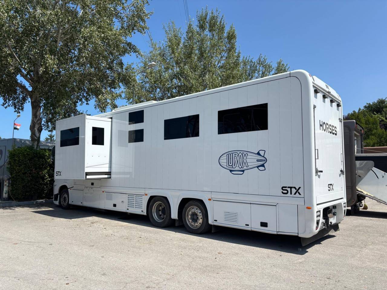 Zware paardenvrachtwagen (groot rijbewijs) Volvo Volvo FH13 540 2023 Tweedehands