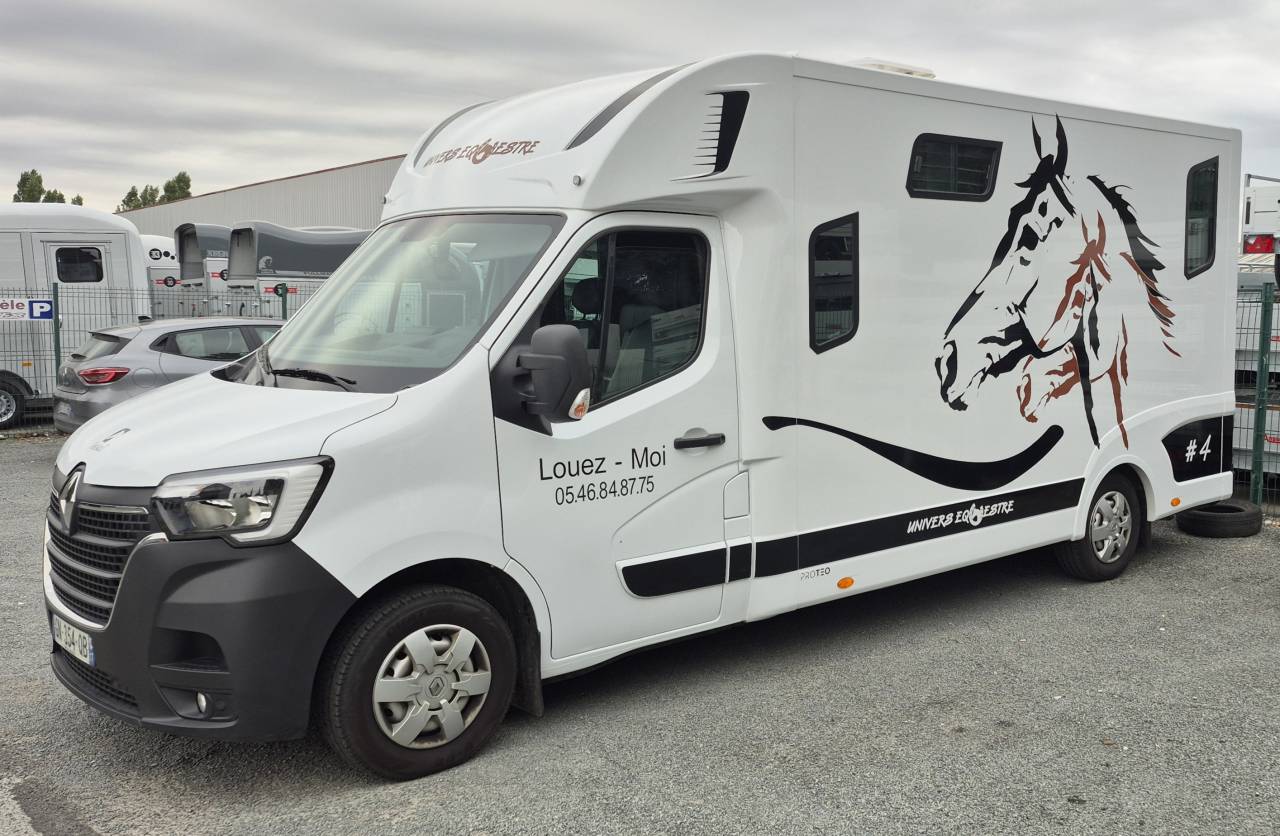 Kleine paardenvrachtwagen (B rijbewijs) Renault  2022 Tweedehands