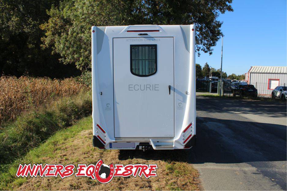 Kleine paardenvrachtwagen (B rijbewijs) Renault  2023 Tweedehands