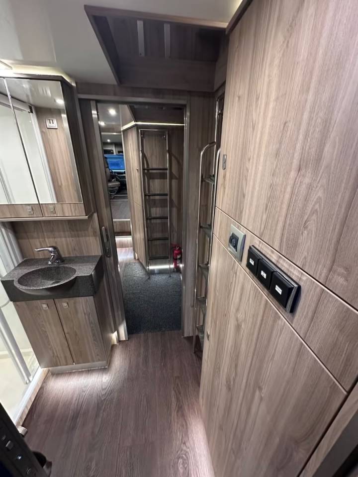 Zware paardenvrachtwagen (groot rijbewijs) Autre marque VOLVO 0 Tweedehands