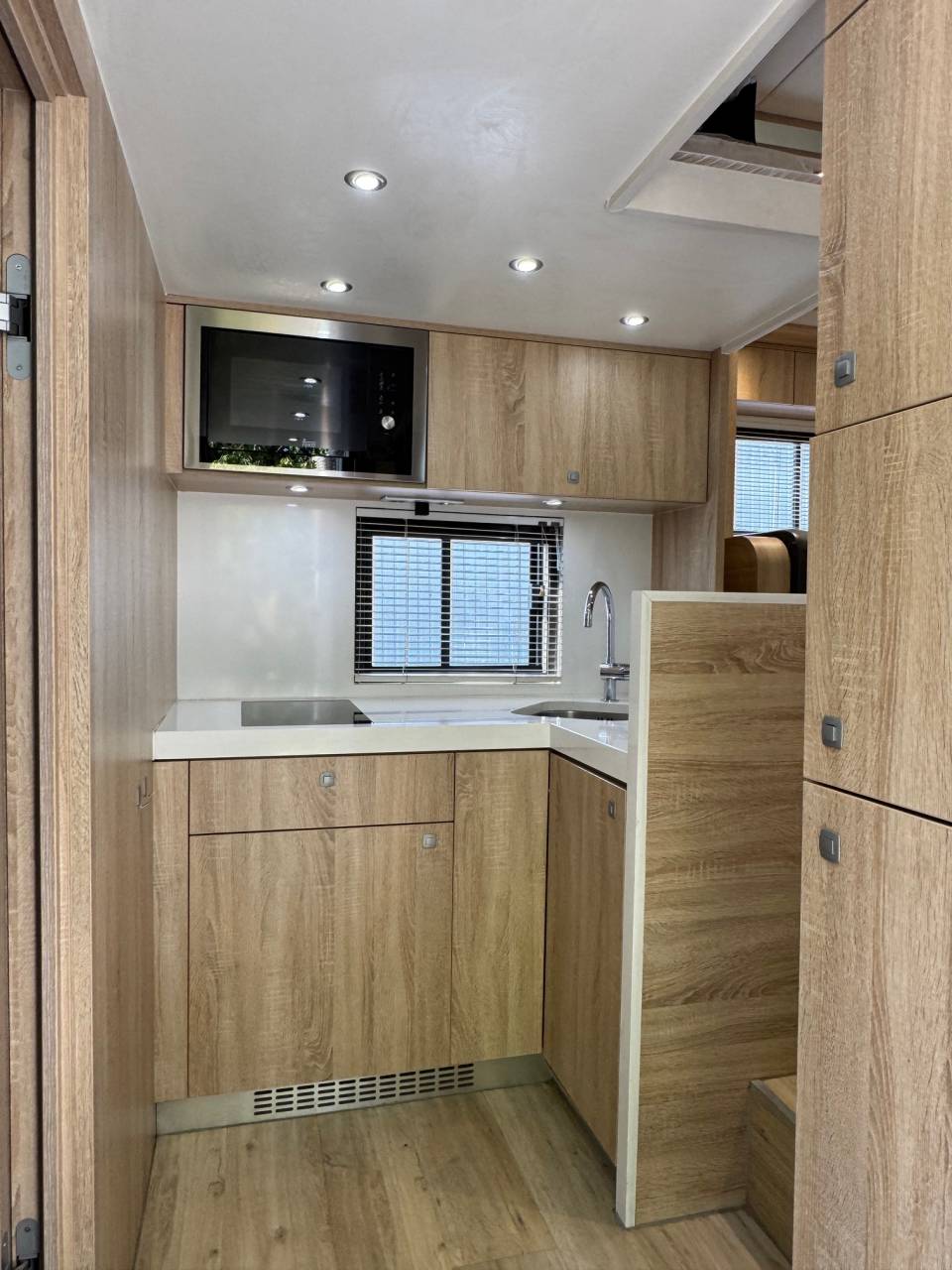 Zware paardenvrachtwagen (groot rijbewijs) STX SCANIA 2014 Tweedehands