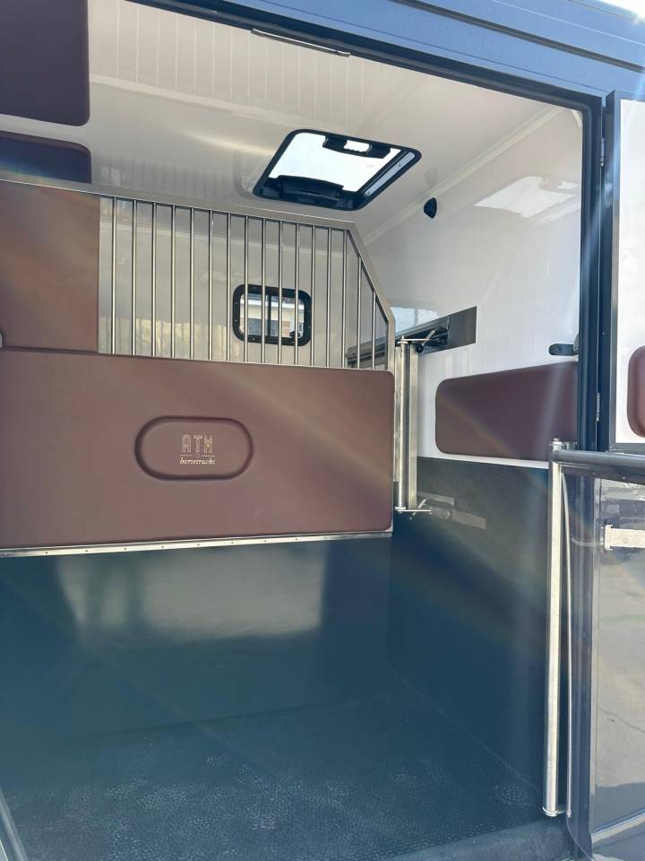 Kleine paardenvrachtwagen (B rijbewijs) Renault Renault master 2024 Nieuw