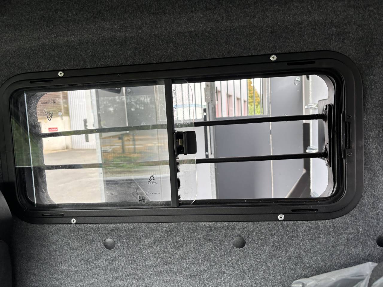 Kleine paardenvrachtwagen (B rijbewijs) AP Petit Nissan interstar L3 2025 Nieuw