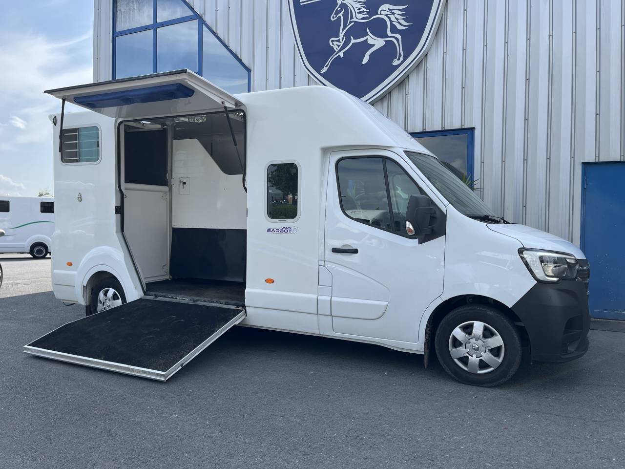 Kleine paardenvrachtwagen (B rijbewijs) Barbot D5 2021 Tweedehands