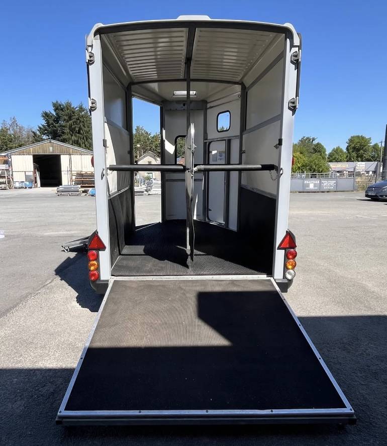 Paardentrailers Ifor Williams  2 Paarden 2015 Tweedehands