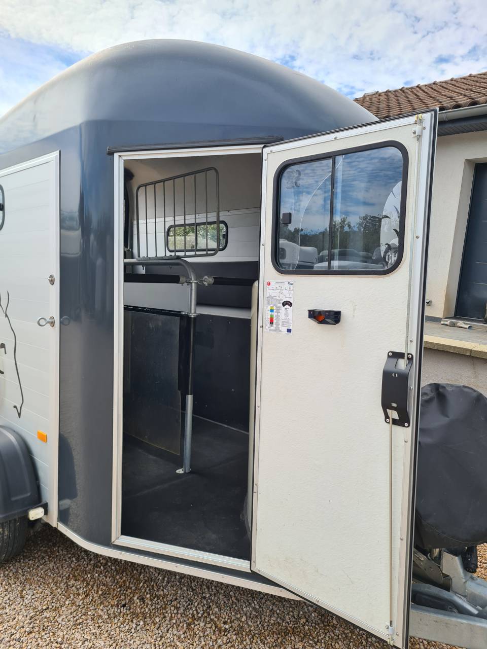 Paardentrailers Cheval Liberté Gold 3 2 Paarden 2022 Tweedehands