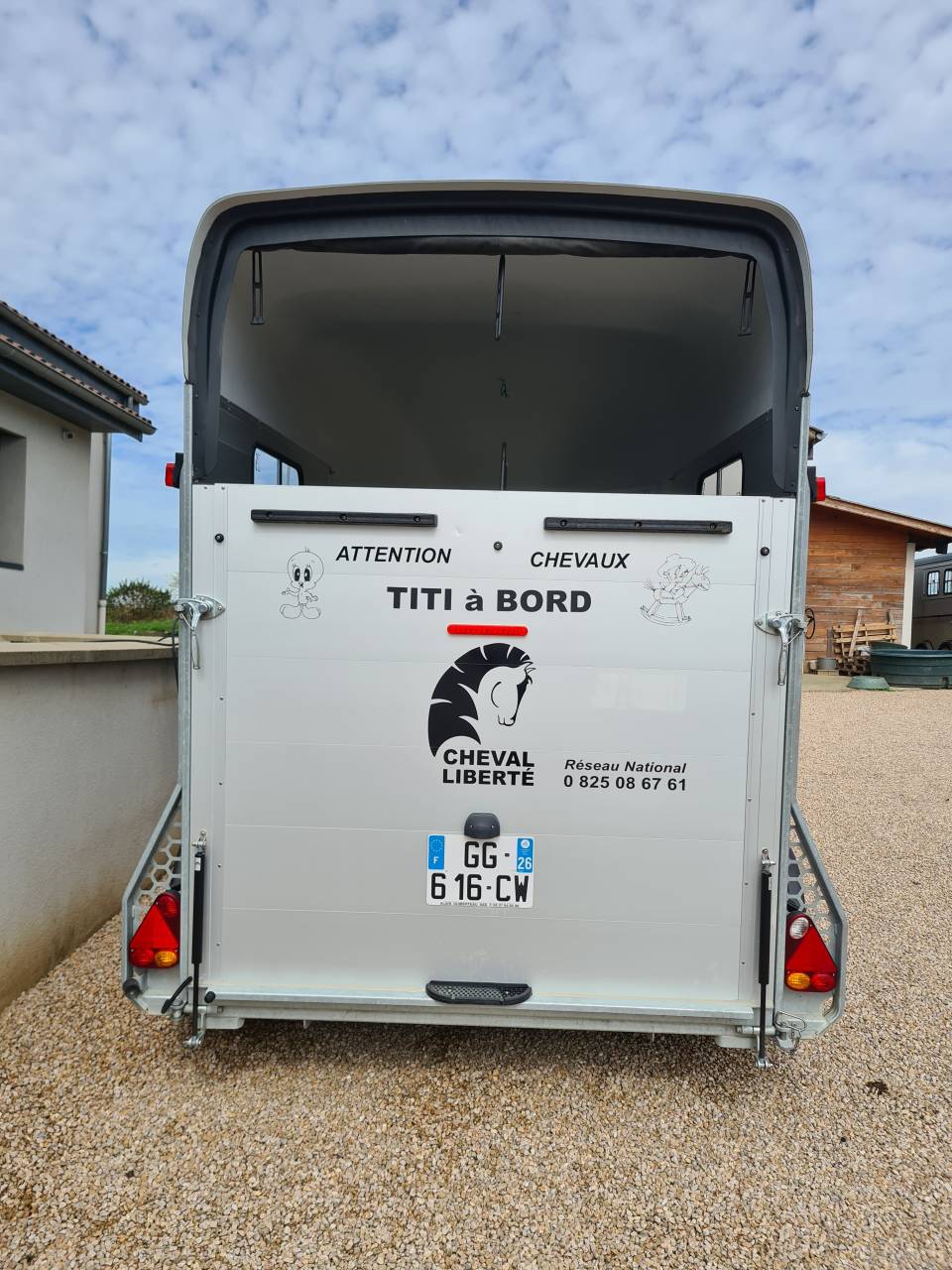 Paardentrailers Cheval Liberté Gold 3 2 Paarden 2022 Tweedehands