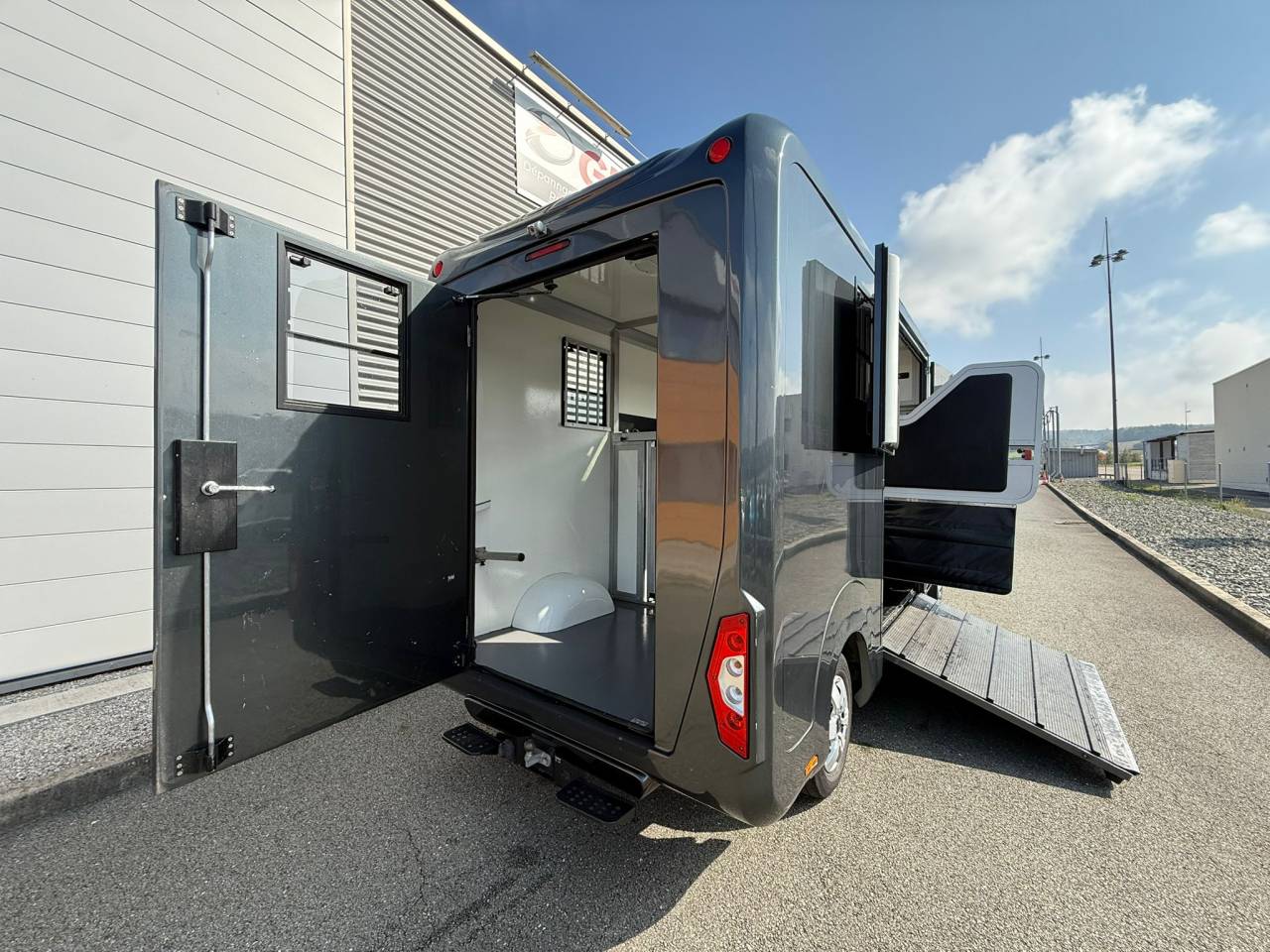 Kleine paardenvrachtwagen (B rijbewijs) STX MOVANO 165CH 2018 Tweedehands