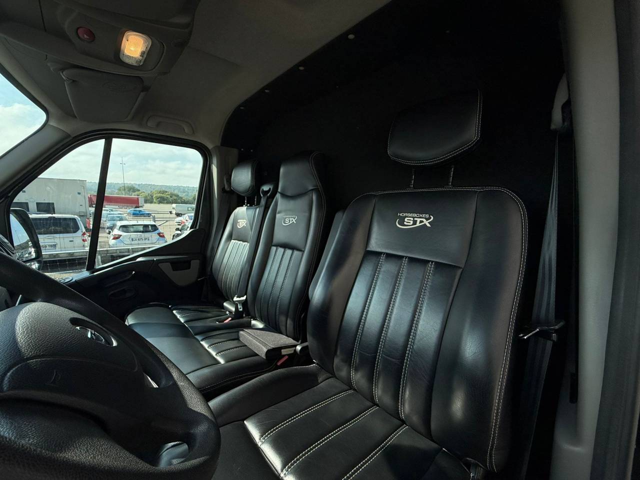 Kleine paardenvrachtwagen (B rijbewijs) STX MOVANO 165CH 2018 Tweedehands