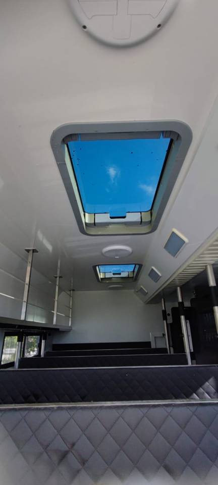 Zware paardenvrachtwagen (groot rijbewijs) Man MAN - TGM 2018 Tweedehands